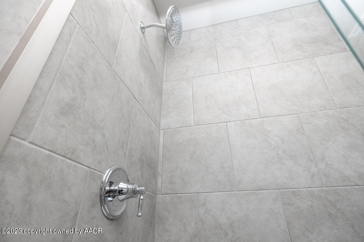 1841 Lullwater Road Amarillo, TX 79118 - Photo 11 of 22 Master Bath