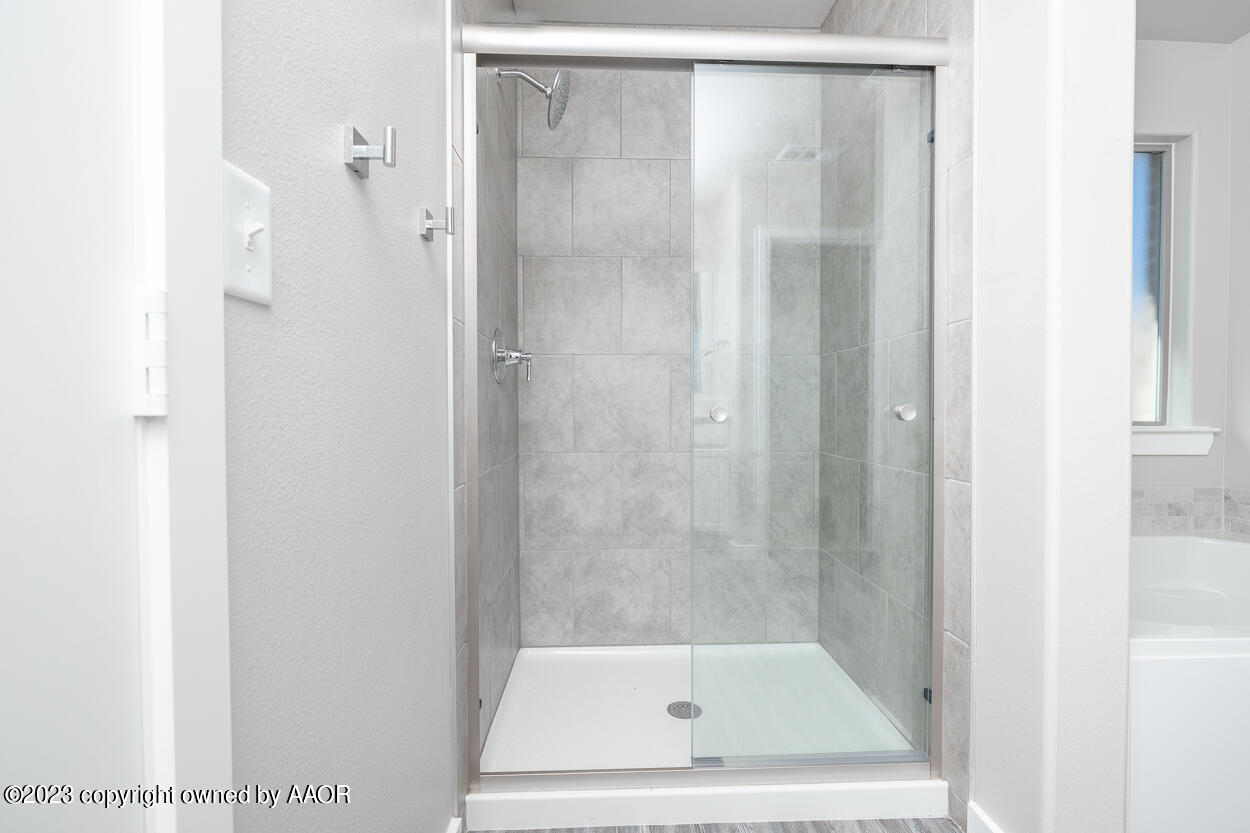 1841 Lullwater Road Amarillo, TX 79118 - Photo 12 of 22 Master Bath