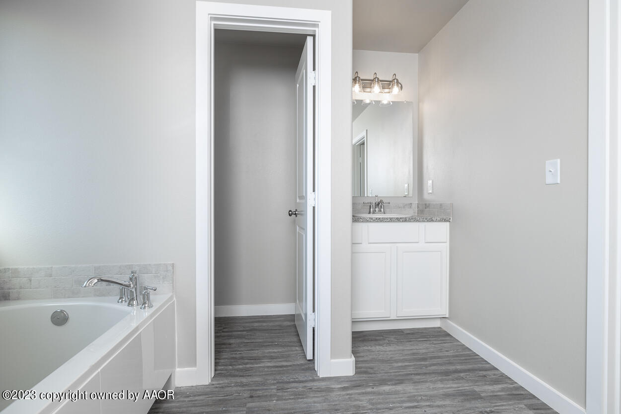 1841 Lullwater Road Amarillo, TX 79118 - Photo 13 of 22 Master Bath