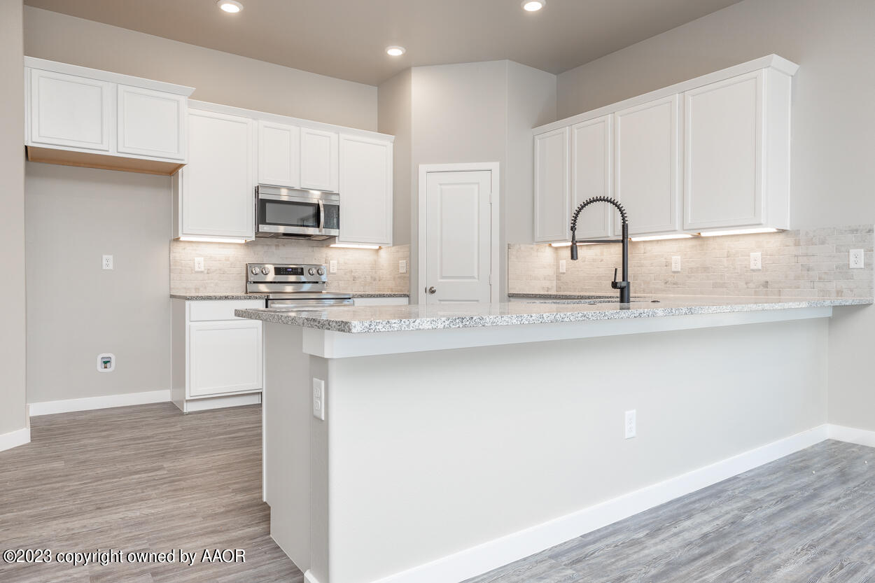 1841 Lullwater Road Amarillo, TX 79118 - Photo 2 of 22 Kitchen