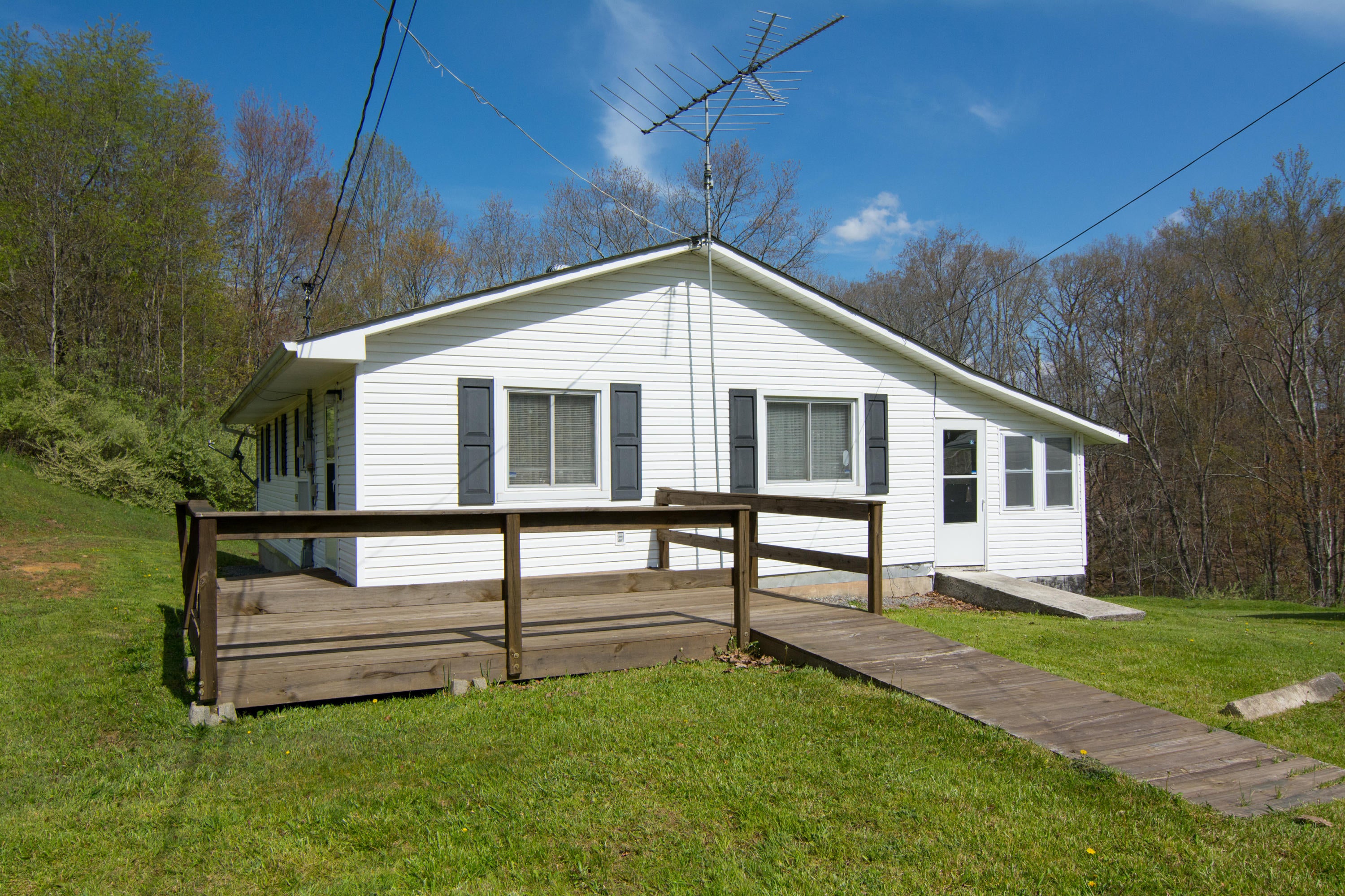 572 Sam Black Church Road Smoot, WV 24977 - Photo 36 of 42 Gallery Image 36