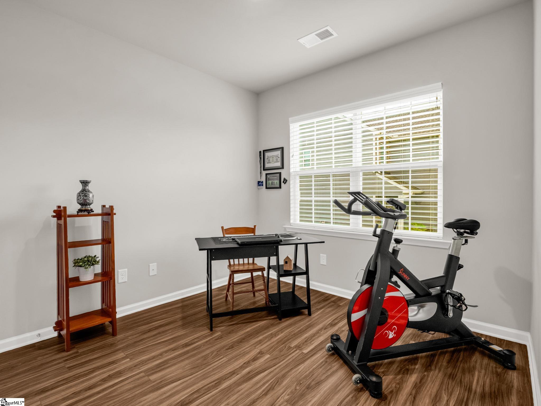 595 New Cut Road Spartanburg, SC 29301 - Photo 22 of 34 Office or Bedroom yoru choice!