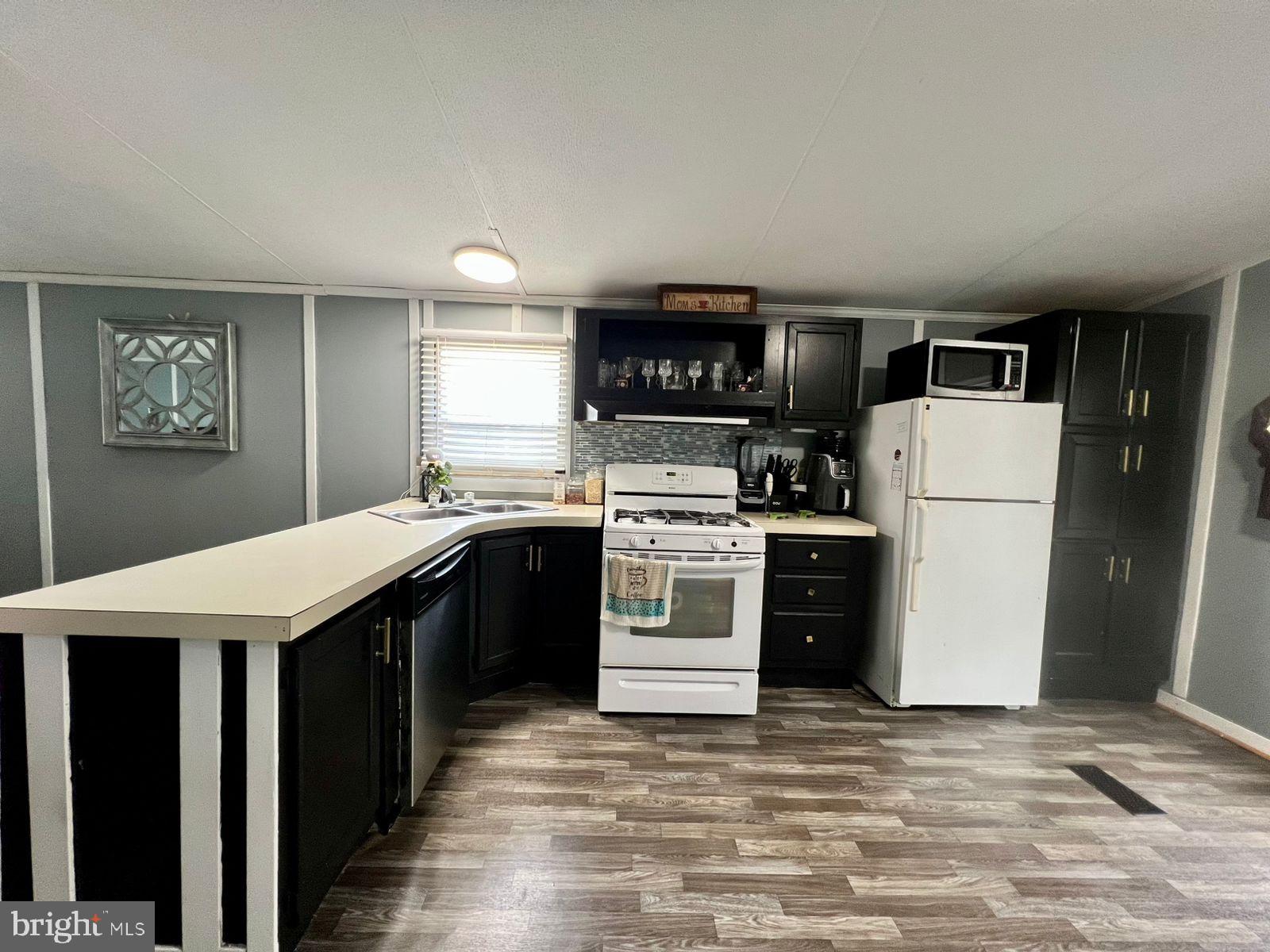 230 Rim Road Elizabethtown, PA 17022 - Photo 3 of 15 Gallery Image 3