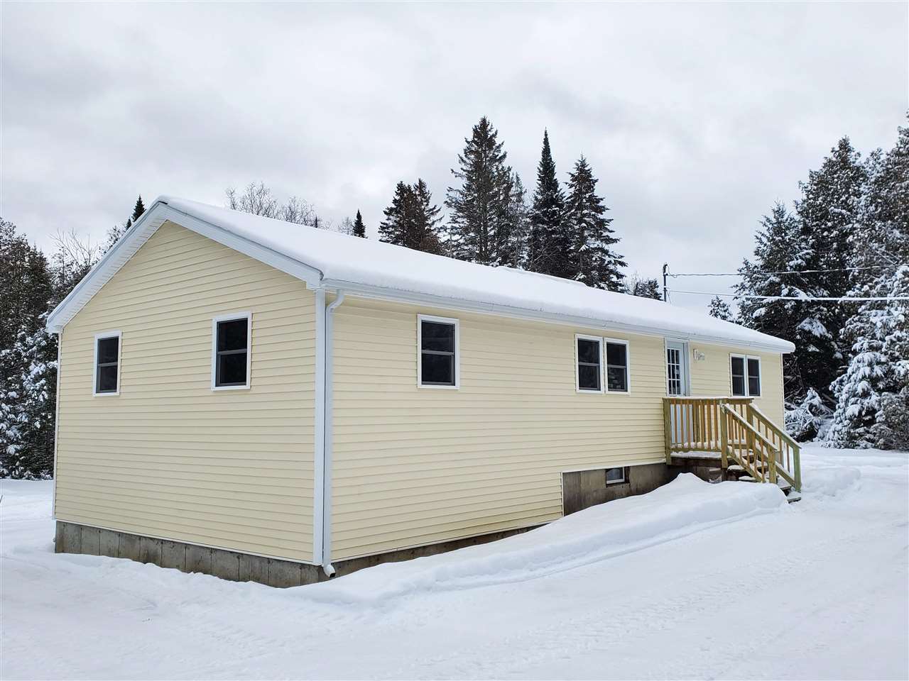 2048 Old County Road Peacham, VT 05821 - Photo 30 of 37