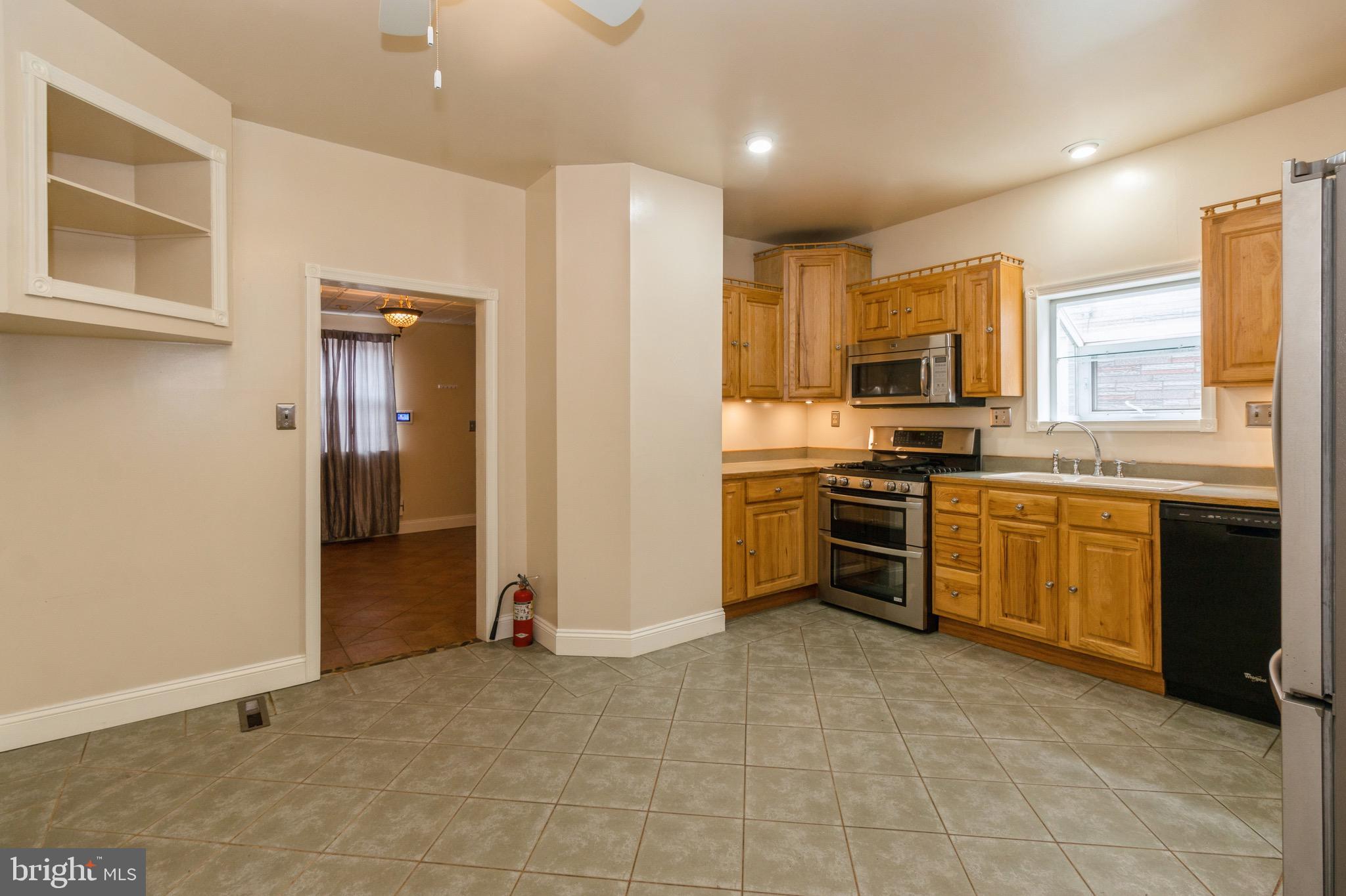 25 Pine Street Mount Holly, NJ 08060 - Photo 6 of 23