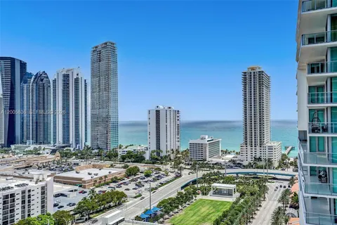 $1,580,000 | 330 Sunny Isles Boulevard, Unit 52207, Sunny Isles Beach, FL 33160