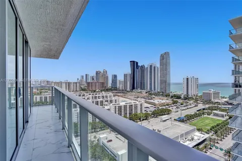 $1,580,000 | 330 Sunny Isles Boulevard, Unit 52207, Sunny Isles Beach, FL 33160