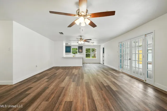 $340,000 | 611 East Lakeshore Drive, Carriere, MS 39426