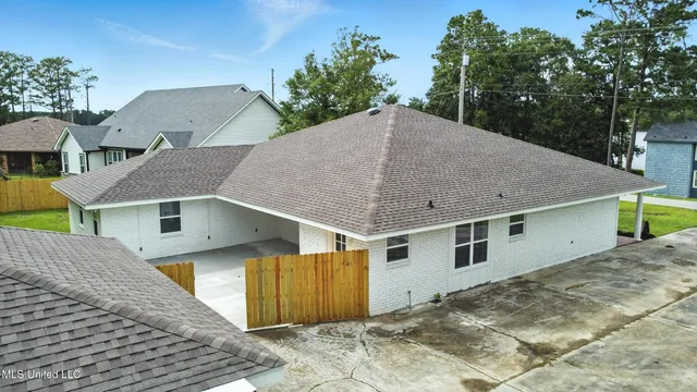 $340,000 | 611 East Lakeshore Drive, Carriere, MS 39426