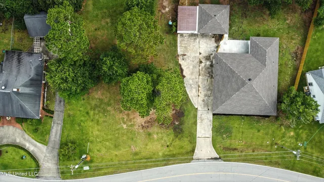 $340,000 | 611 East Lakeshore Drive, Carriere, MS 39426