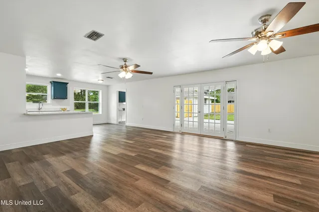 $340,000 | 611 East Lakeshore Drive, Carriere, MS 39426