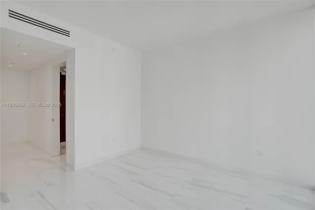 $5,950,000 | 300 Biscayne Blvd Way, Unit 3704C, Miami, FL 33131