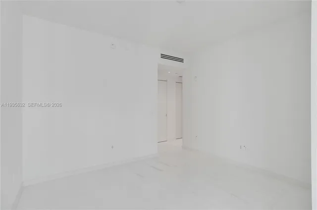 $5,950,000 | 300 Biscayne Blvd Way, Unit 3704C, Miami, FL 33131