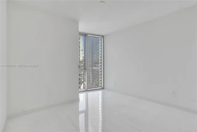 $5,950,000 | 300 Biscayne Blvd Way, Unit 3704C, Miami, FL 33131