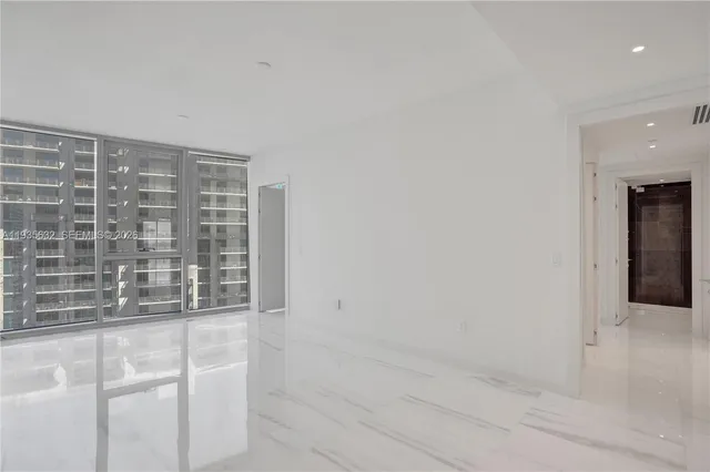 $5,950,000 | 300 Biscayne Blvd Way, Unit 3704C, Miami, FL 33131