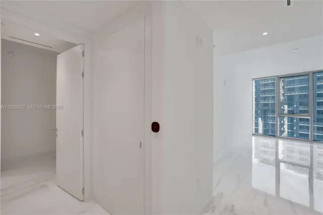 $5,950,000 | 300 Biscayne Blvd Way, Unit 3704C, Miami, FL 33131