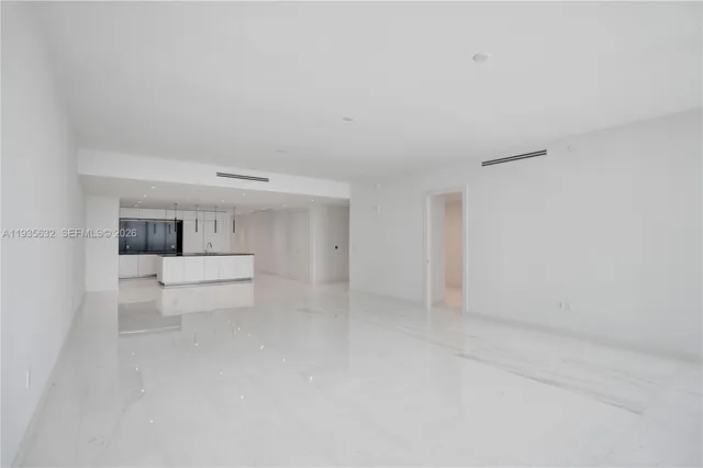 $5,950,000 | 300 Biscayne Blvd Way, Unit 3704C, Miami, FL 33131