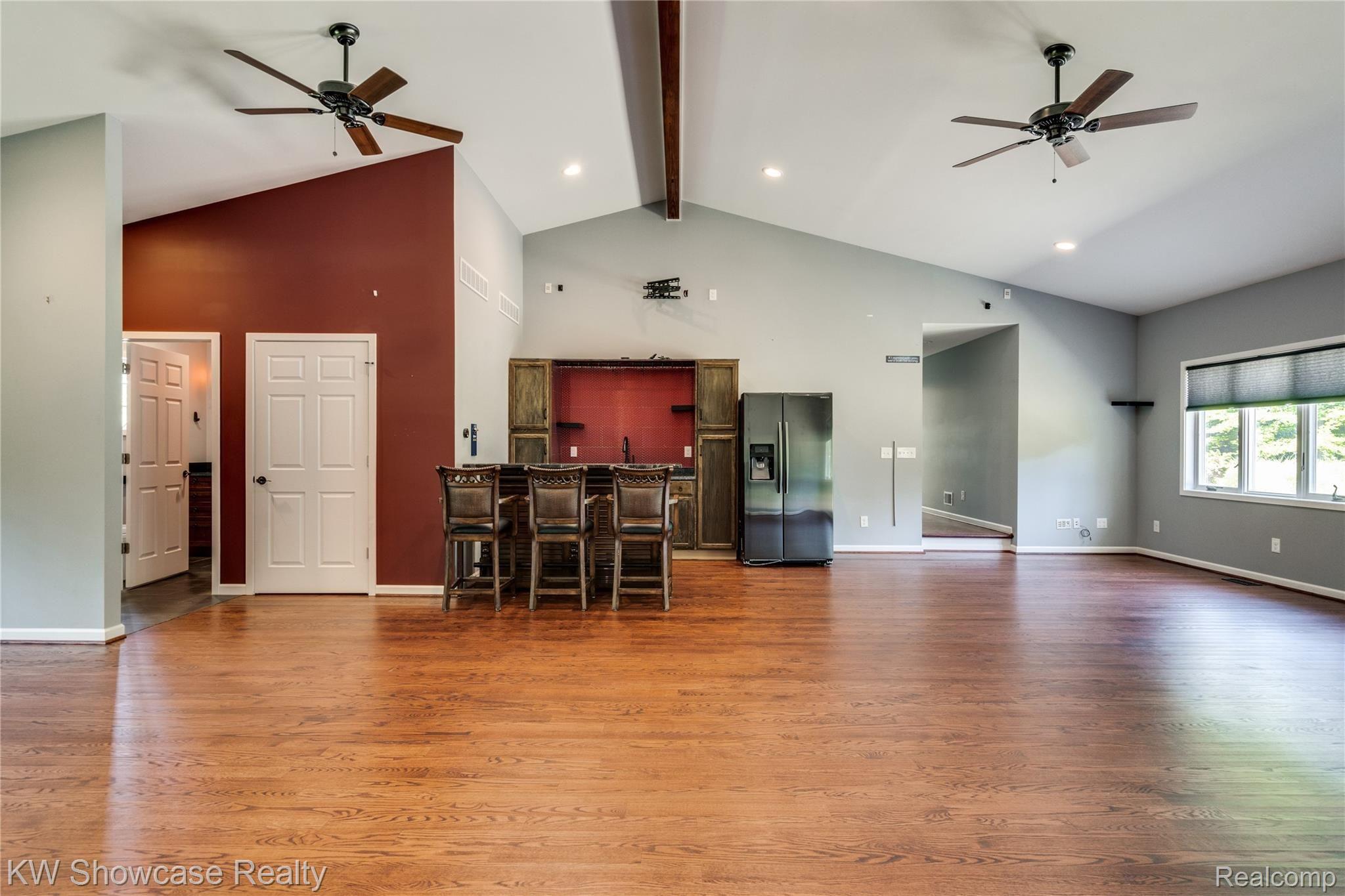 1526 Merry Road Waterford, MI 48328 - Photo 37 of 66 Interiors (33 of 54).jpg