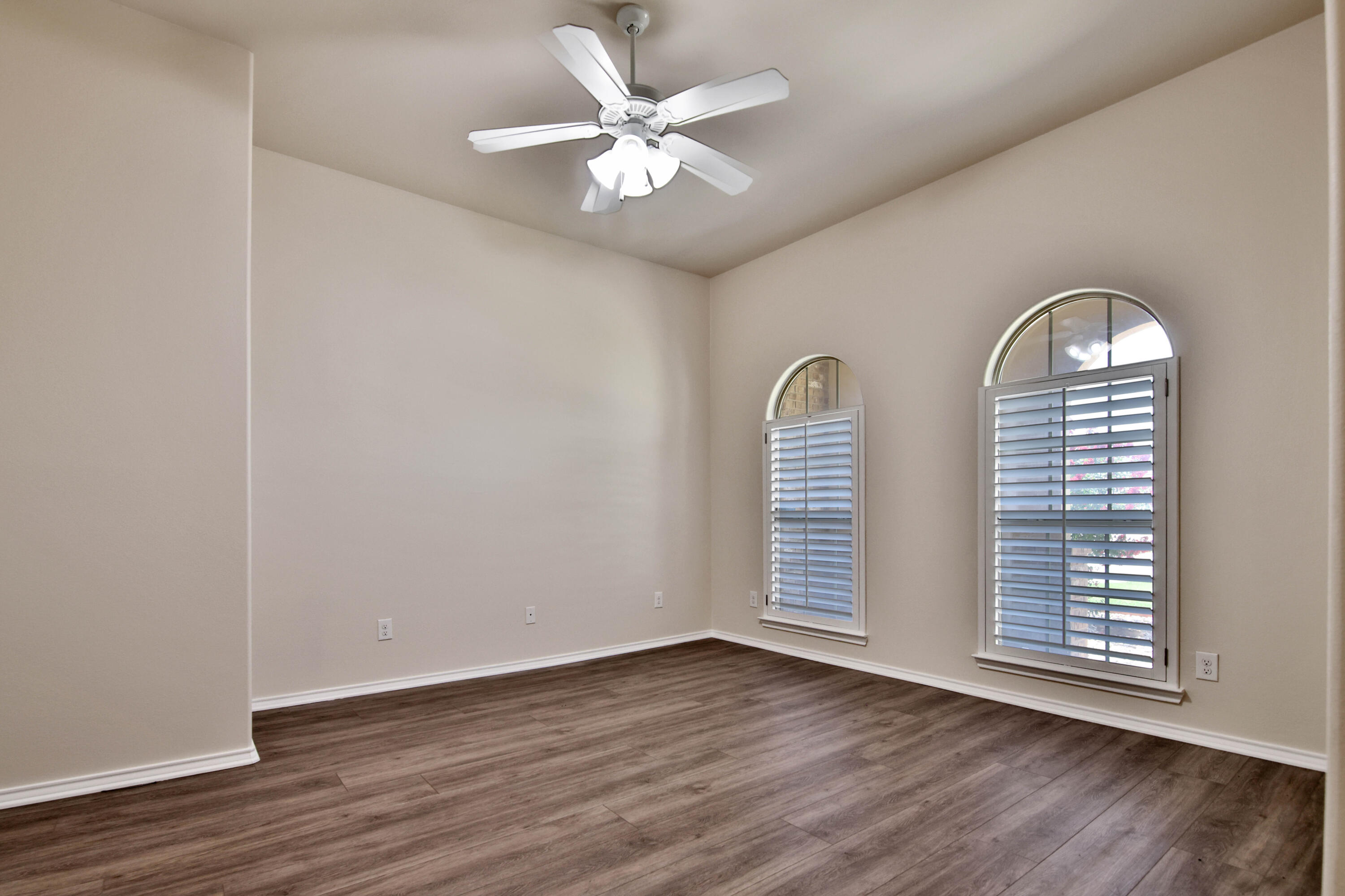 5714 109th Street Lubbock, TX 79424 - Photo 5 of 46 IMG_9247