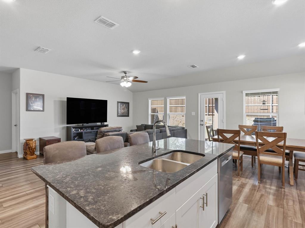 3304 Kingsgarden Road Denton, TX 76207 - Photo 15 of 36