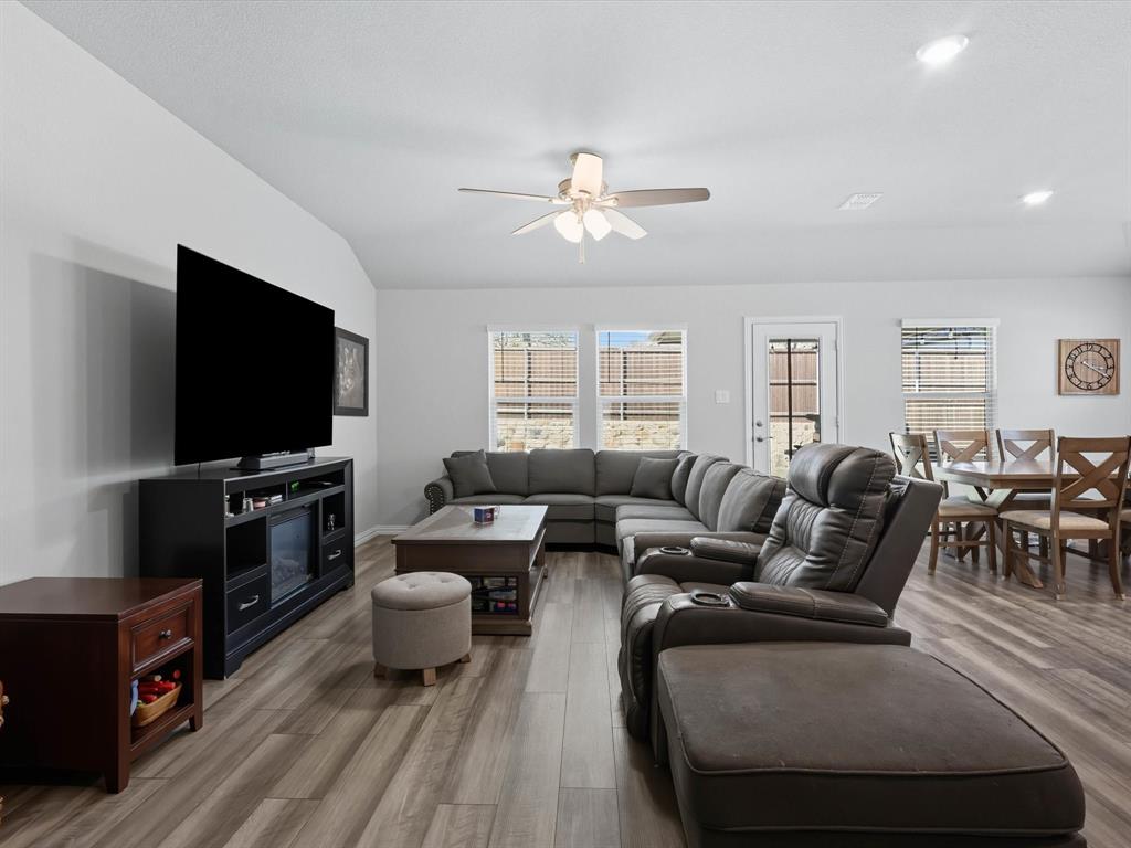 3304 Kingsgarden Road Denton, TX 76207 - Photo 19 of 36