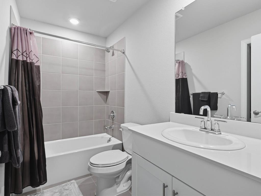 3304 Kingsgarden Road Denton, TX 76207 - Photo 4 of 36