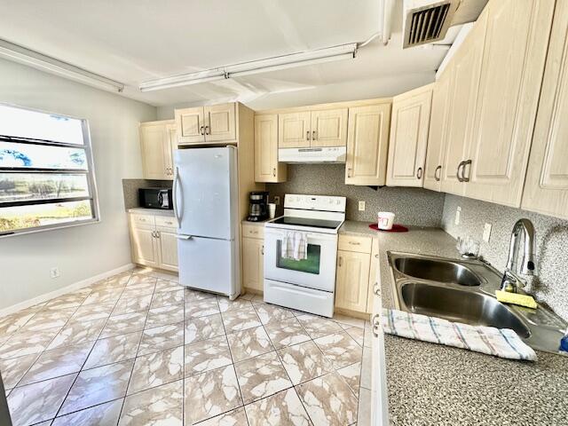 2100 Wolverton East Boca Raton, FL 33434 - Photo 2 of 35 Kitchen