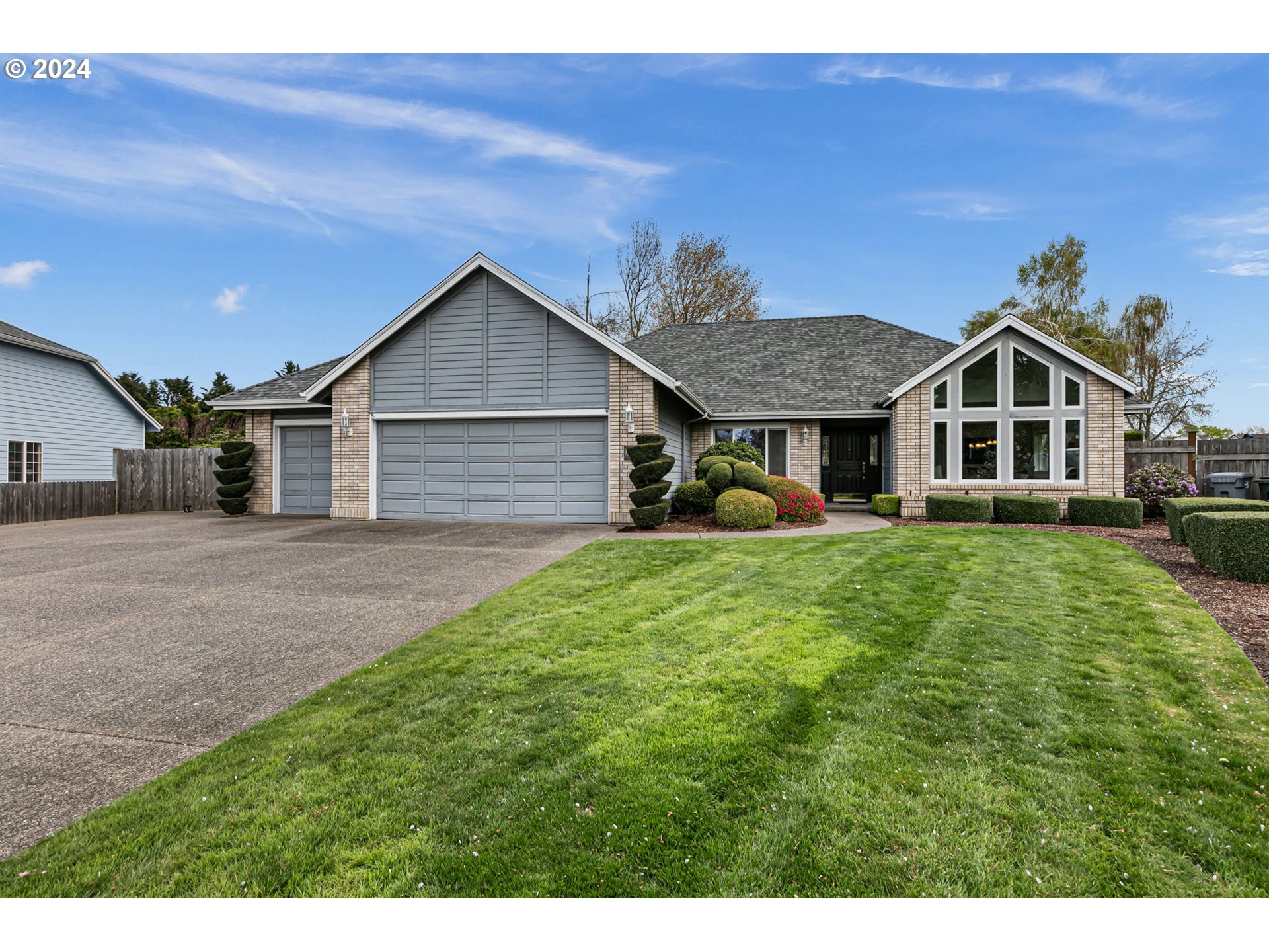 1675 Victorian Way Eugene, OR 97401 - Photo 2 of 48 Gallery Image 2
