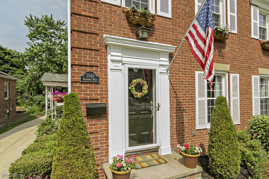 2540 Traymore Road Cleveland, OH 44118 - Photo 2 of 20 Gallery Image 2