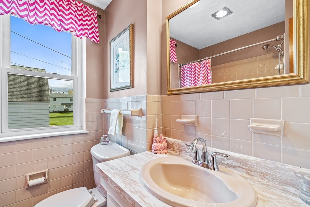 237 Main Street, Unit A8 Reading, MA 01867 - Photo 15 of 19 Gallery Image 15