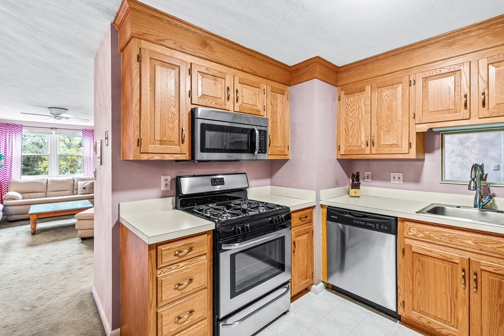 237 Main Street, Unit A8 Reading, MA 01867 - Photo 5 of 19 Gallery Image 5