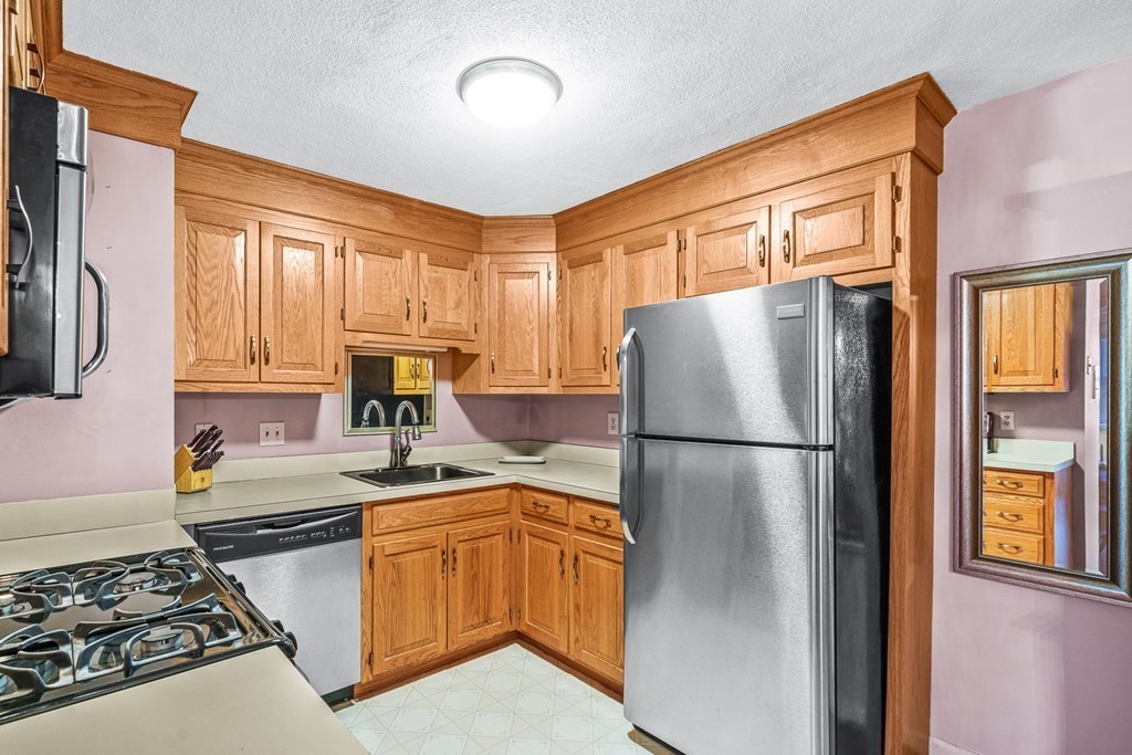 237 Main Street, Unit A8 Reading, MA 01867 - Photo 7 of 19 Gallery Image 7