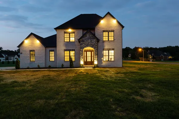$749,500 | 16 Blairmont Court, Winchester, TN 37398