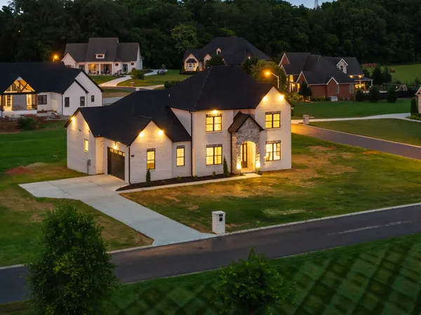 $749,500 | 16 Blairmont Court, Winchester, TN 37398