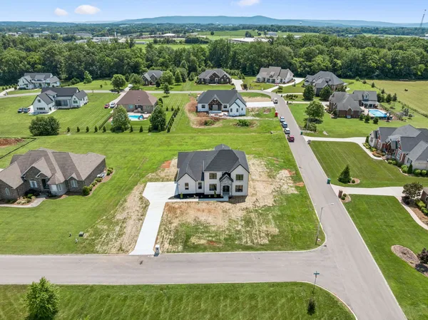 $749,500 | 16 Blairmont Court, Winchester, TN 37398
