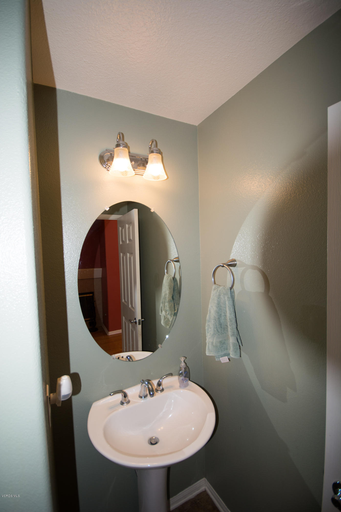 817 Navigator Way Oxnard, CA 93035 - Photo 11 of 24 817 Navigator -9