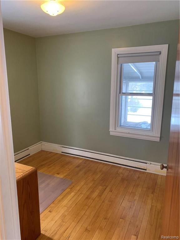 8327 Harding Center Line, MI 48015 - Photo 18 of 38