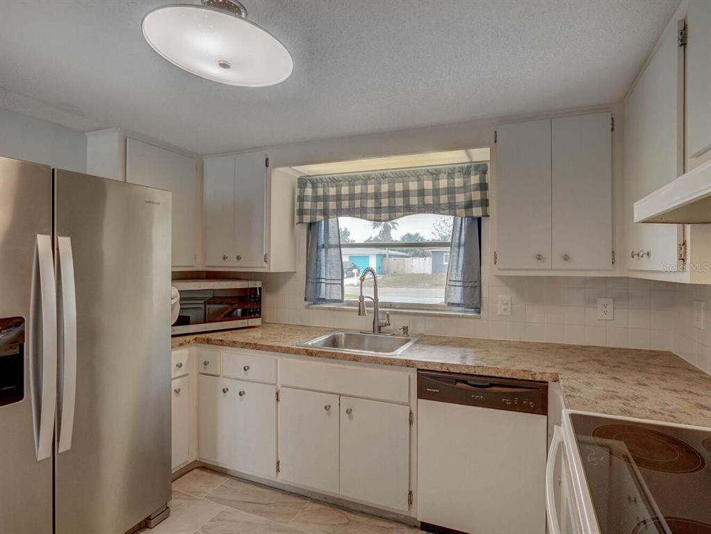 10320 Honeysuckle Lane Port Richey, FL 34668 - Photo 16 of 53