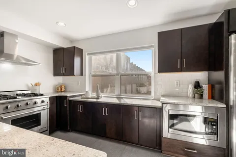 $649,000 | 140 Master Street, Philadelphia, PA 19122