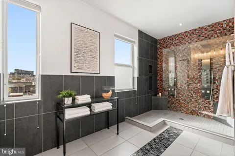 $649,000 | 140 Master Street, Philadelphia, PA 19122