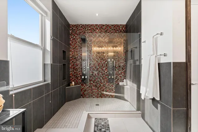 $649,000 | 140 Master Street, Philadelphia, PA 19122