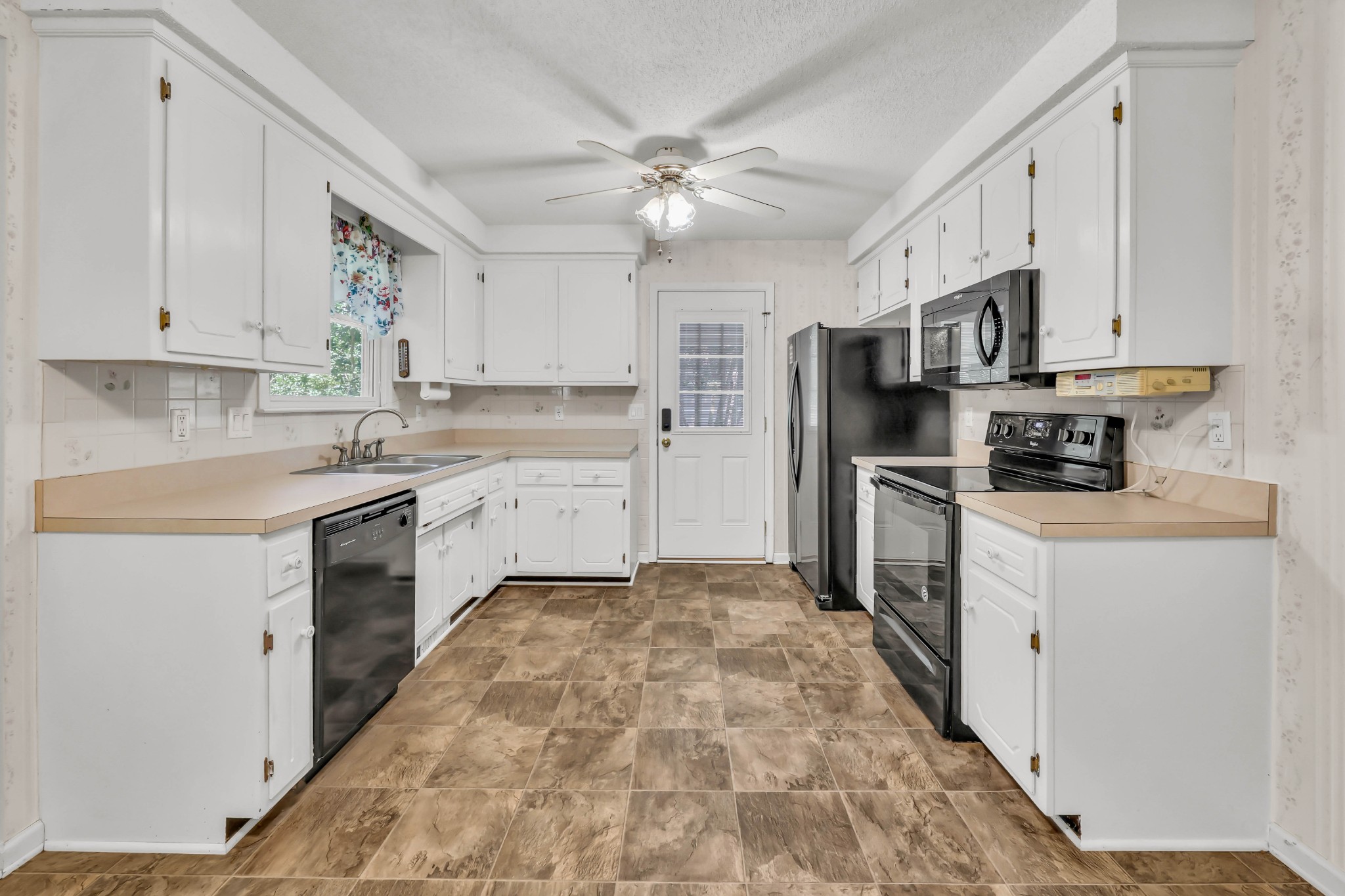 748 Needmore Road Clarksville, TN 37040 - Photo 13 of 30 Gallery Image 13