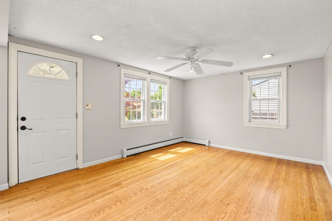15 Community Road Warwick, RI 02889 - Photo 3 of 24