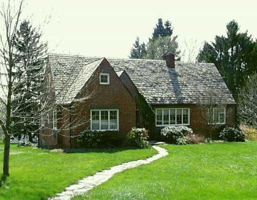 3233 Comanche Road Bethel Park, PA 15241 - Photo 1 of 8 Gallery Image 1