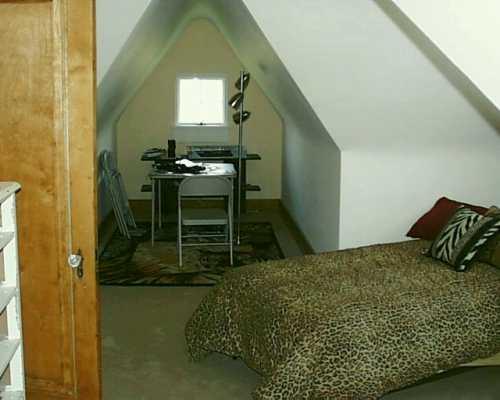 3233 Comanche Road Bethel Park, PA 15241 - Photo 6 of 8 Gallery Image 6