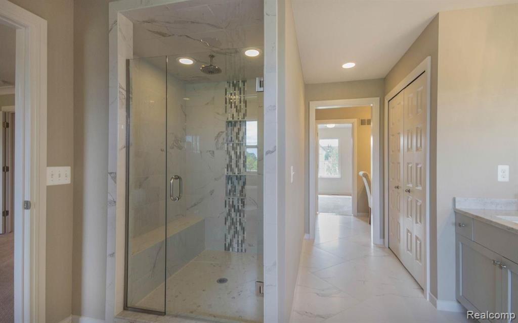 1705 Traceky Rochester, MI 48306 - Photo 26 of 39