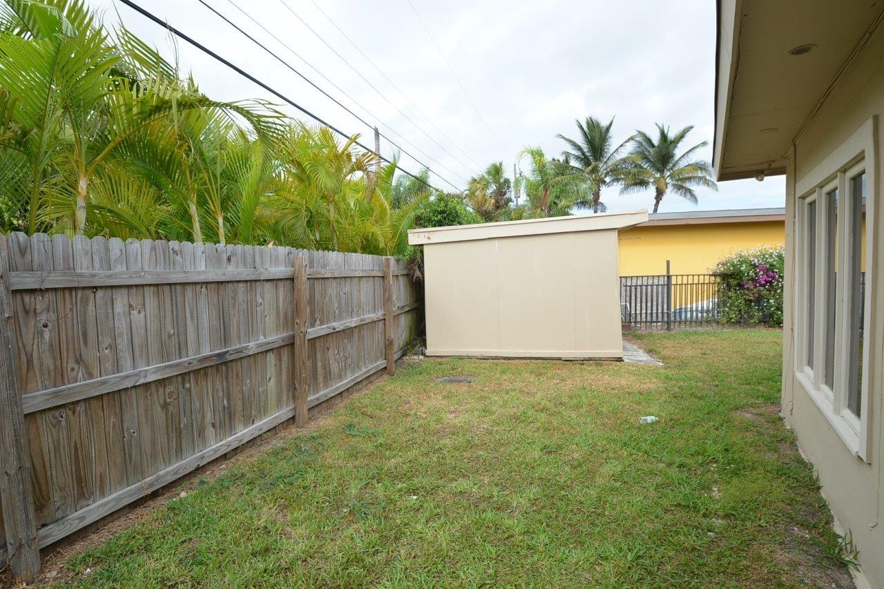 121 Northeast Spanish Court Boca Raton, FL 33432 - Photo 25 of 35 DSC_8430