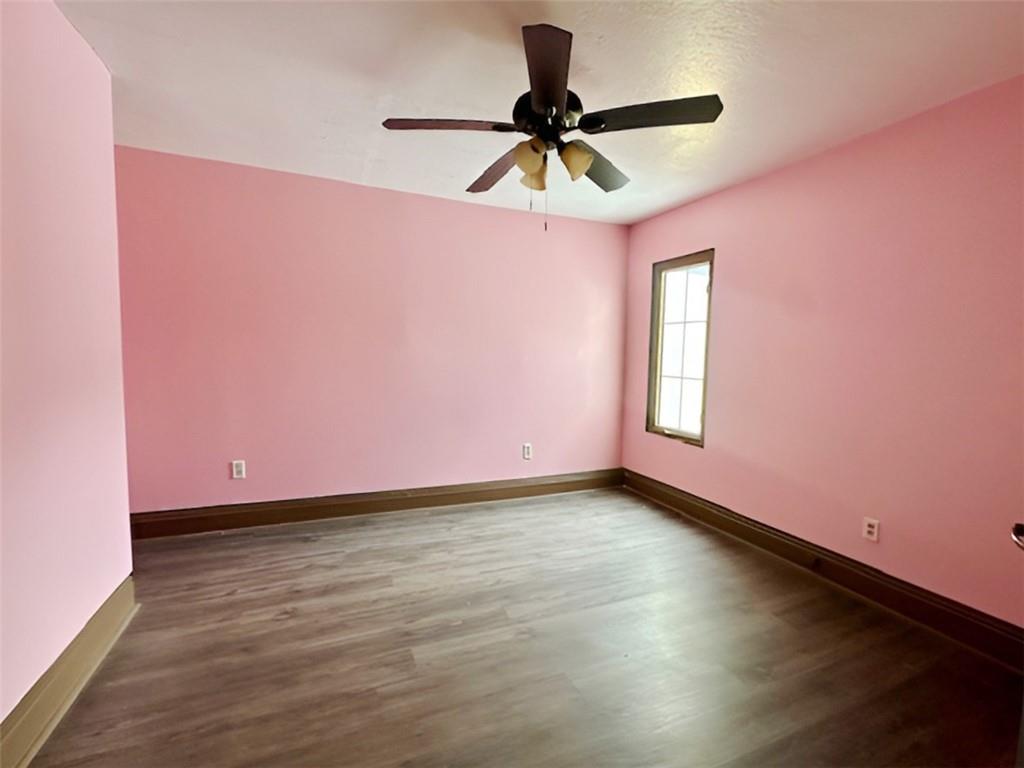 910 9th Avenue Beaver Falls, PA 15010 - Photo 10 of 11 a view of an empty room