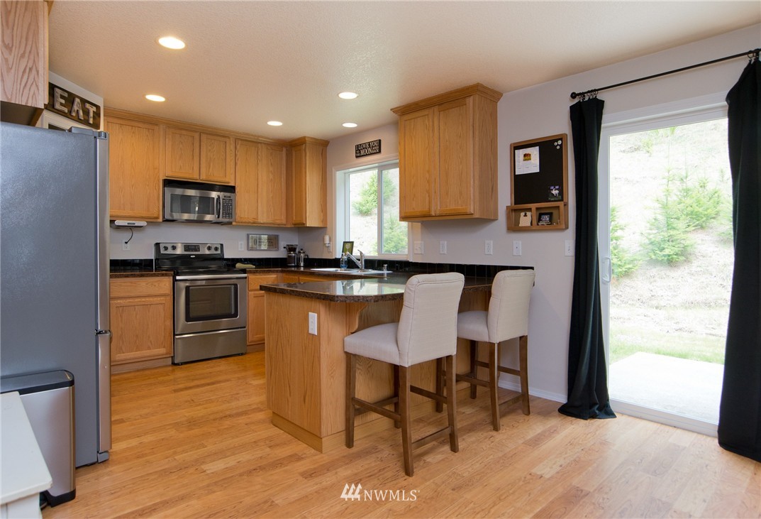 130 Beasley Road Kelso, WA 98626 - Photo 3 of 24 Gallery Image 3