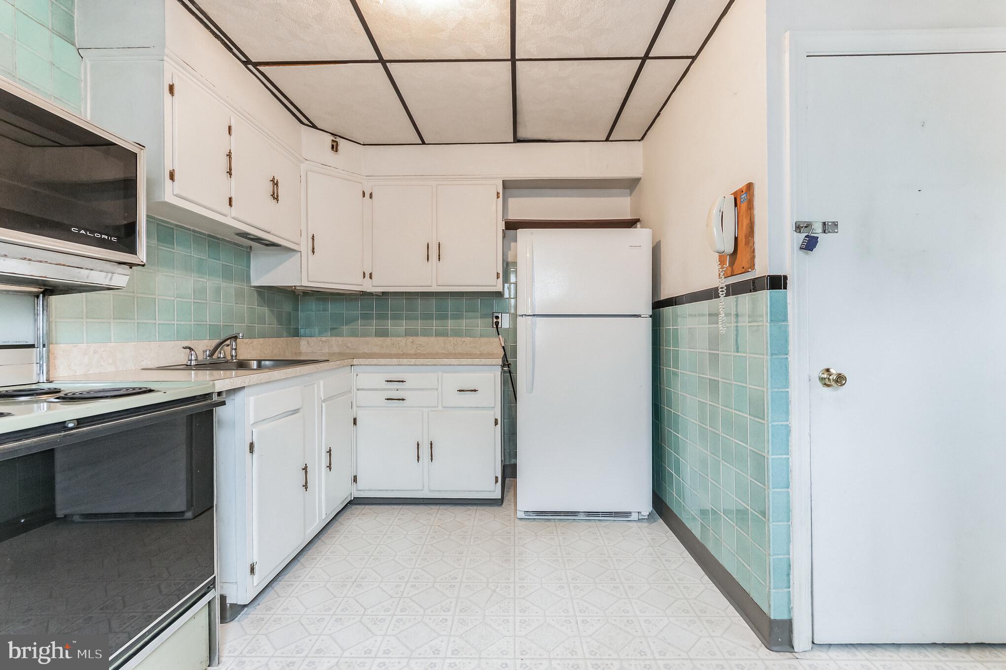 12006 Sewell Road Philadelphia, PA 19116 - Photo 10 of 30